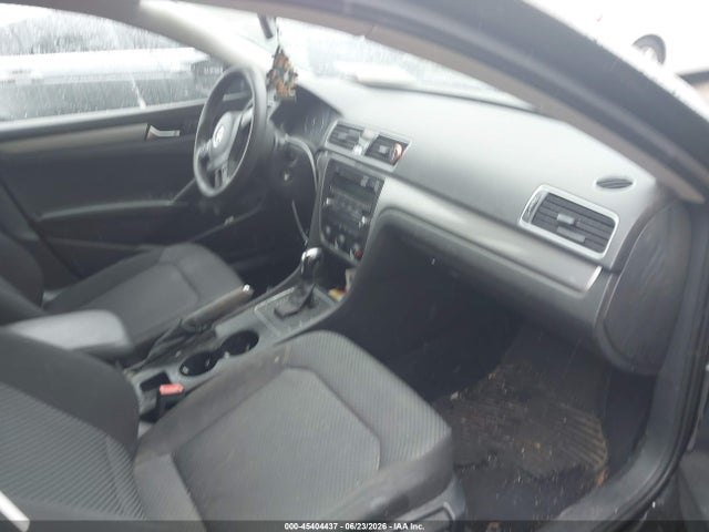 Aukcja sprzedaży 2015 Volkswagen Passat 1.8t S, vin: 1VWAT7A31FC019173, numer aukcji: 45404437