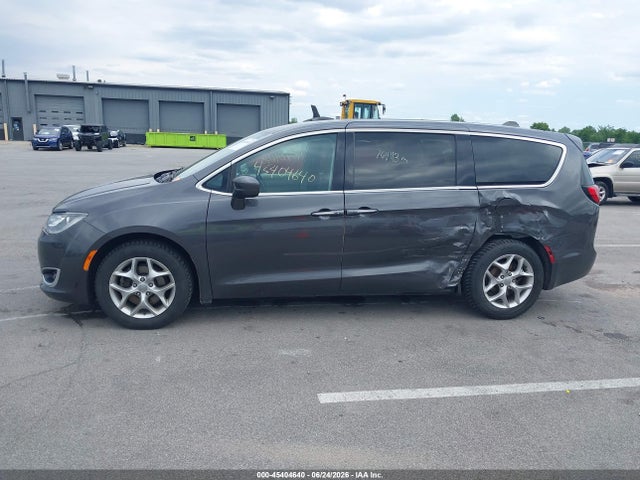 2019 Chrysler Pacifica Touring Plus მანქანა იყიდება აუქციონზე, vin: 2C4RC1FG3KR505709, აუქციონის ნომერი: 45404640
