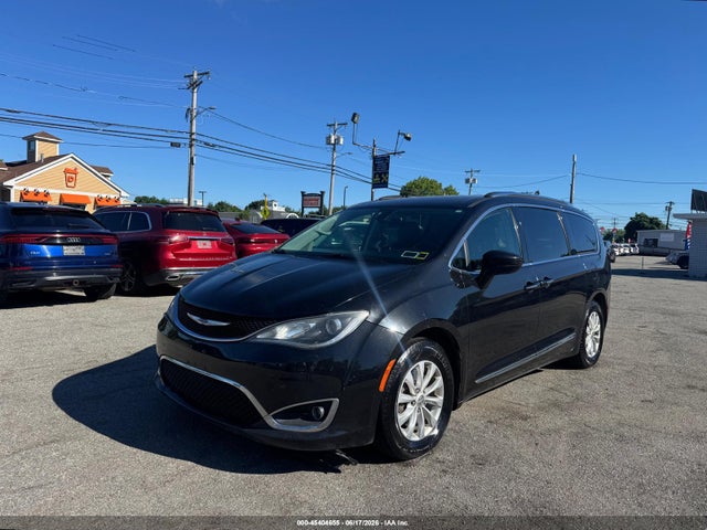 Продаж на аукціоні авто 2019 Chrysler Pacifica Touring L, vin: 2C4RC1BG0KR555280, номер лоту: 45404655