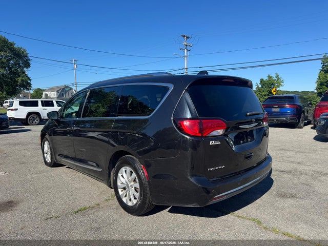 Продаж на аукціоні авто 2019 Chrysler Pacifica Touring L, vin: 2C4RC1BG0KR555280, номер лоту: 45404655