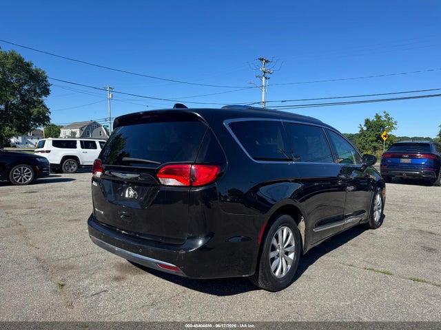 Продаж на аукціоні авто 2019 Chrysler Pacifica Touring L, vin: 2C4RC1BG0KR555280, номер лоту: 45404655