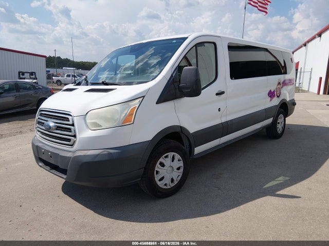 45404981 :رقم المزاد ، 1FBZX2ZM7FKA31218 vin ، 2015 Ford Transit-350 Xlt مزاد بيع