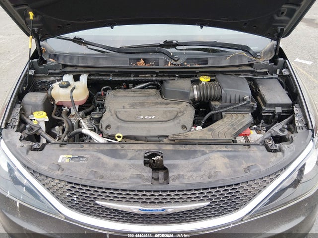 2C4RC1DGXJR253748 Chrysler Pacifica Touring
