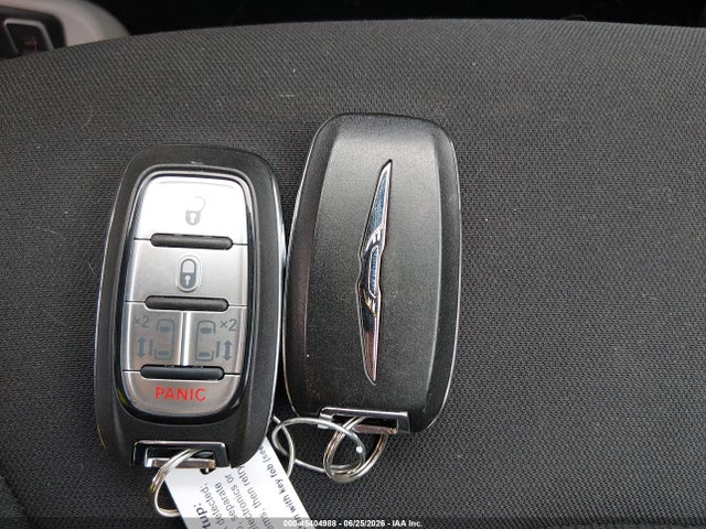 2C4RC1DGXJR253748 Chrysler Pacifica Touring