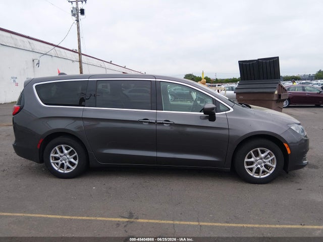 2C4RC1DGXJR253748 Chrysler Pacifica Touring