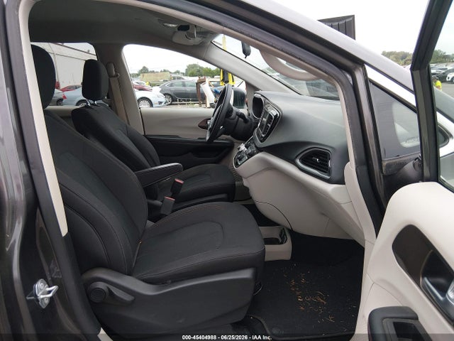 2C4RC1DGXJR253748 Chrysler Pacifica Touring