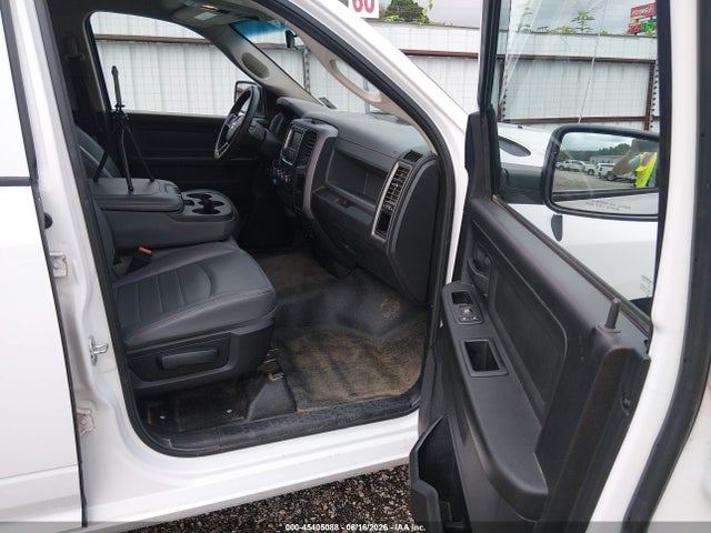 45405088 :رقم المزاد ، 1C6RR6FG6HS614837 vin ، 2017 Ram 1500 Tradesman  4x2 6'4 Box مزاد بيع