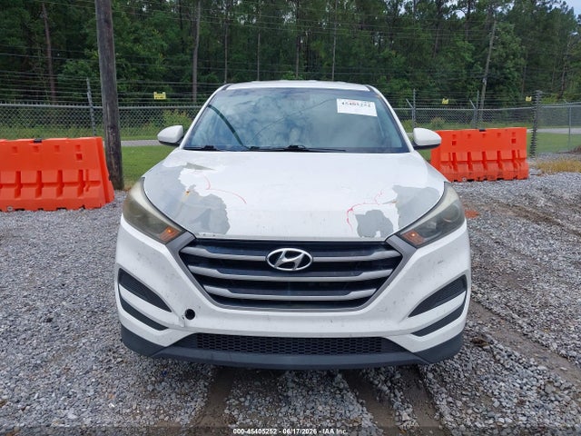 KM8J23A49HU579801 Hyundai TUCSON SE