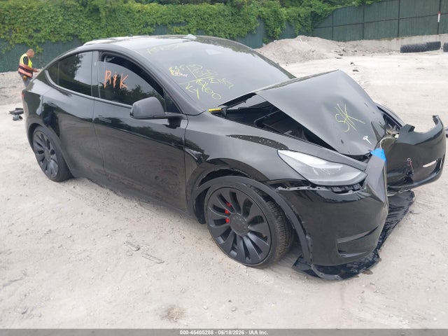 2024 Tesla Model Y Performance Dual Motor All-wheel Drive მანქანა იყიდება აუქციონზე, vin: 7SAYGDEF8RF043182, აუქციონის ნომერი: 45405288