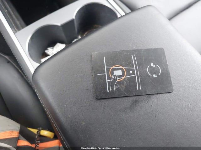 2024 Tesla Model Y Performance Dual Motor All-wheel Drive მანქანა იყიდება აუქციონზე, vin: 7SAYGDEF8RF043182, აუქციონის ნომერი: 45405288