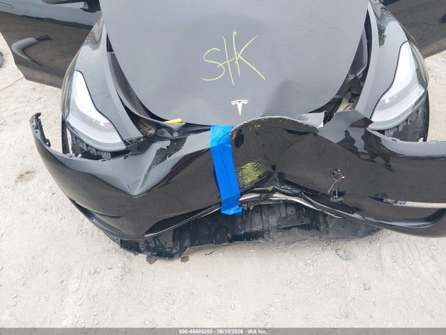 2024 Tesla Model Y Performance Dual Motor All-wheel Drive მანქანა იყიდება აუქციონზე, vin: 7SAYGDEF8RF043182, აუქციონის ნომერი: 45405288
