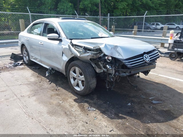 2012 Volkswagen Passat 2.5l Se მანქანა იყიდება აუქციონზე, vin: 1VWBH7A39CC104313, აუქციონის ნომერი: 45405302