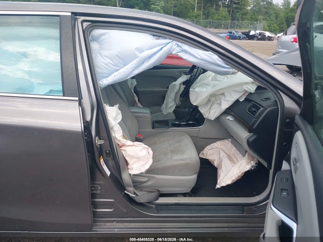 4T1BF1FKXHU633577 Toyota CAMRY LE