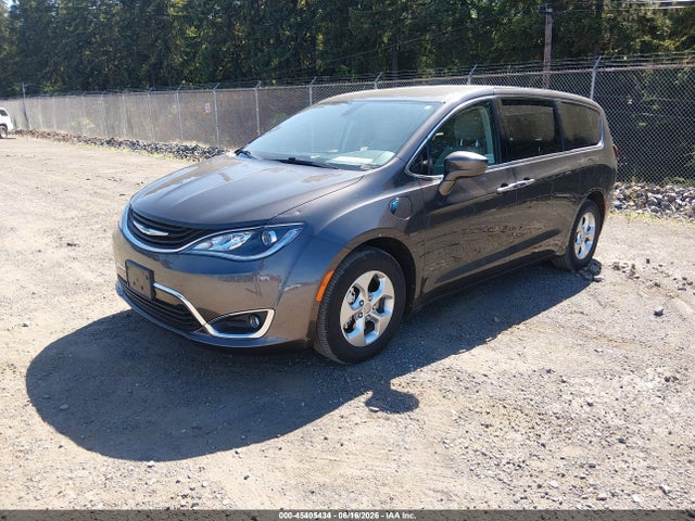 Chrysler Pacifica Hybrid Touring Plus 2017 2C4RC1H75HR797479 Image 2