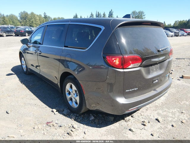 Chrysler Pacifica Hybrid Touring Plus 2017 2C4RC1H75HR797479 Image 3