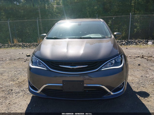 Chrysler Pacifica Hybrid Touring Plus 2017 2C4RC1H75HR797479 Image 6