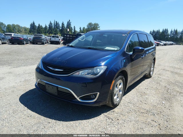 Chrysler Pacifica Hybrid Touring Plus 2018 2C4RC1H71JR276247 Image 2