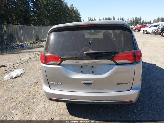 Chrysler Pacifica Hybrid Touring Plus 2017 2C4RC1H71HR838223 Image 16