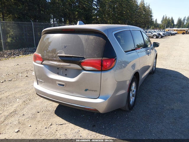 Chrysler Pacifica Hybrid Touring Plus 2017 2C4RC1H71HR838223 Image 4