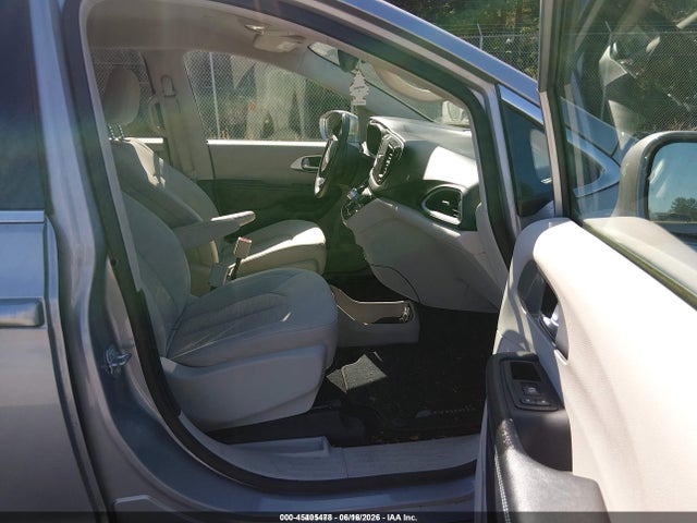 Chrysler Pacifica Hybrid Touring Plus 2017 2C4RC1H71HR838223 Image 5