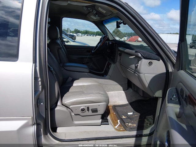 2006 Cadillac Escalade Standard მანქანა იყიდება აუქციონზე, vin: 1GYEC63N66R117572, აუქციონის ნომერი: 45405480