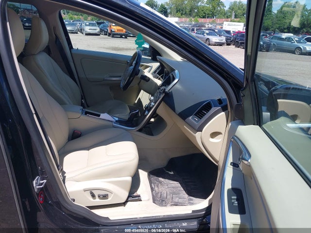45405520 :رقم المزاد ، YV4612RK5G2813708 vin ، 2016 Volvo Xc60 T5 Premier مزاد بيع