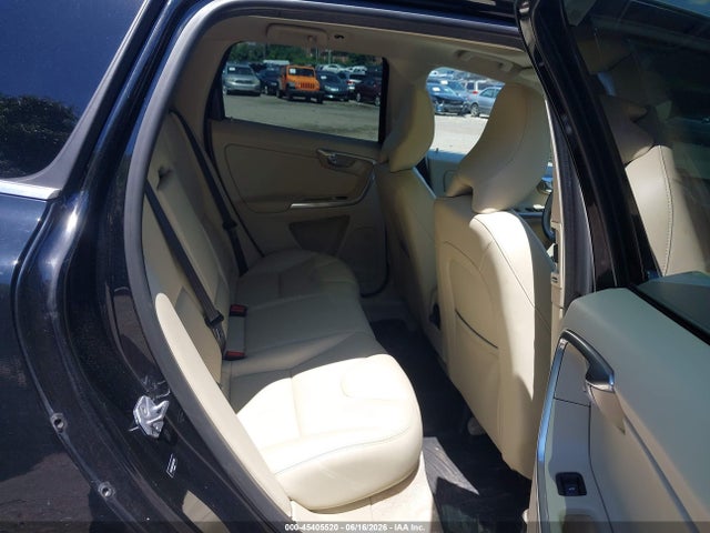 45405520 :رقم المزاد ، YV4612RK5G2813708 vin ، 2016 Volvo Xc60 T5 Premier مزاد بيع