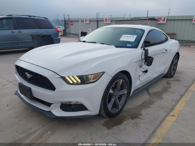 1FA6P8AMXF5322166 Ford Mustang V6