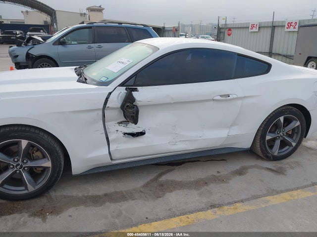 1FA6P8AMXF5322166 Ford Mustang V6
