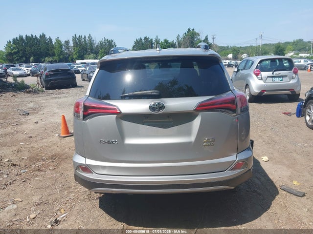 45405618 :رقم المزاد ، 2T3RFREV8HW690652 vin ، 2017 Toyota Rav4 Xle مزاد بيع