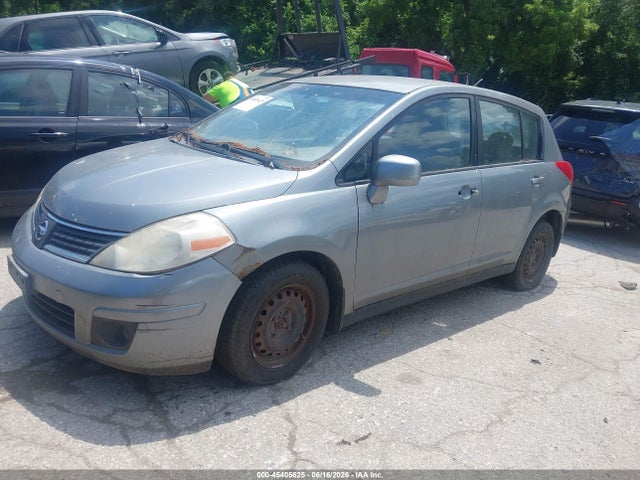45405625 :رقم المزاد ، 3N1BC13E97L383272 vin ، 2007 Nissan Versa 1.8s مزاد بيع