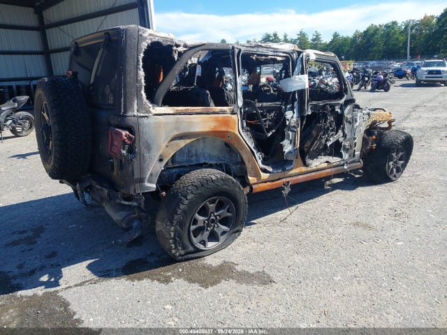 1C4HJXFNXJW182848 Jeep Wrangler Unlimited Rubicon 4x4