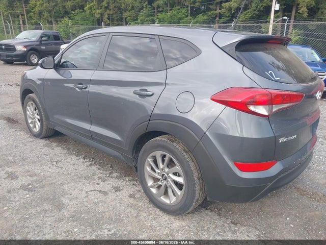 Hyundai TUCSON SE 2018 KM8J23A40JU655184 Image 3