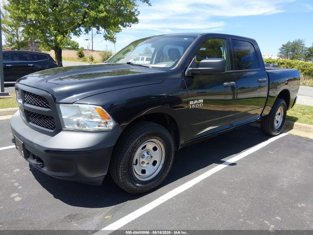 45405996 :رقم المزاد ، 1C6RR7KGXJS323114 vin ، 2018 Ram 1500 مزاد بيع