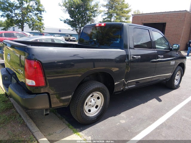 45405996 :رقم المزاد ، 1C6RR7KGXJS323114 vin ، 2018 Ram 1500 مزاد بيع