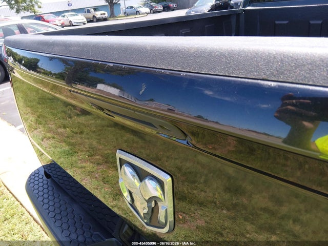 45405996 :رقم المزاد ، 1C6RR7KGXJS323114 vin ، 2018 Ram 1500 مزاد بيع