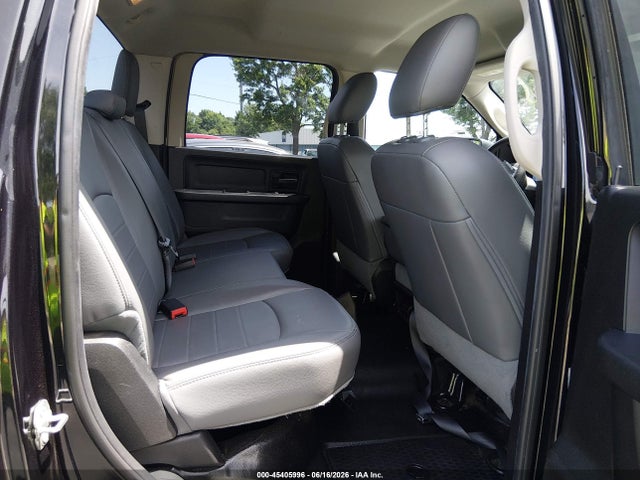 45405996 :رقم المزاد ، 1C6RR7KGXJS323114 vin ، 2018 Ram 1500 مزاد بيع