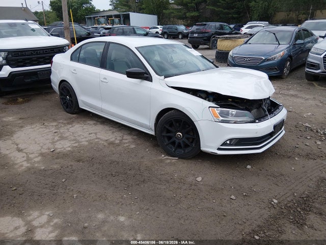 45406186 :رقم المزاد ، 3VWD17AJ4FM347848 vin ، 2015 Volkswagen Jetta 1.8t Sport مزاد بيع