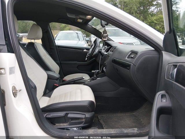 2015 Volkswagen Jetta 1.8t Sport მანქანა იყიდება აუქციონზე, vin: 3VWD17AJ4FM347848, აუქციონის ნომერი: 45406186