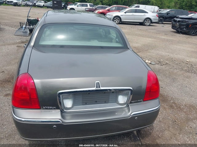 Aukcja sprzedaży 2003 Lincoln Town Car Signature, vin: 1LNHM82W33Y696457, numer aukcji: 45406193