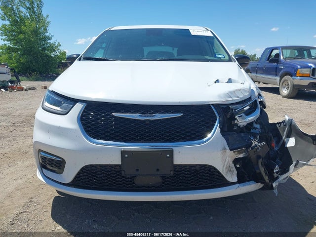 Chrysler Pacifica Touring L 2024 2C4RC1BG5RR151823 Image 13