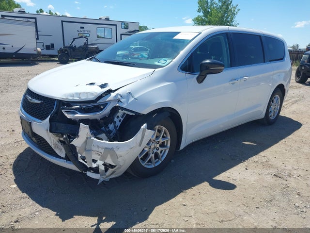 Chrysler Pacifica Touring L 2024 2C4RC1BG5RR151823 Image 2