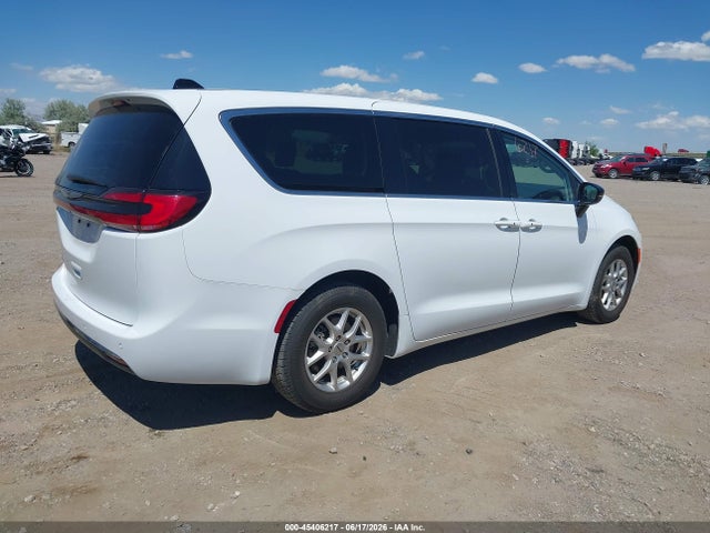Chrysler Pacifica Touring L 2024 2C4RC1BG5RR151823 Image 4