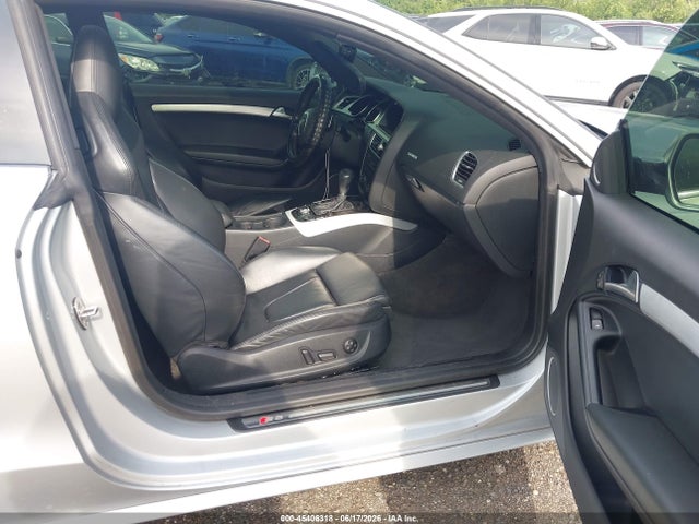 45406318 :رقم المزاد ، WAUVVAFR0BA028622 vin ، 2011 Audi S5 4.2 Premium Plus مزاد بيع