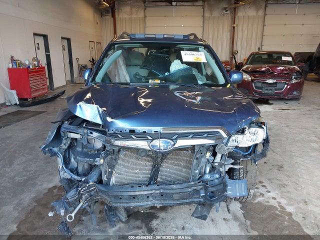 2017 Subaru Forester 2.5i Premium მანქანა იყიდება აუქციონზე, vin: JF2SJAEC2HH518527, აუქციონის ნომერი: 45406362