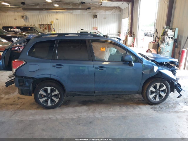 2017 Subaru Forester 2.5i Premium მანქანა იყიდება აუქციონზე, vin: JF2SJAEC2HH518527, აუქციონის ნომერი: 45406362