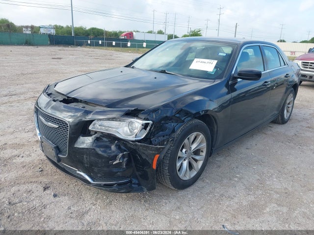 Chrysler 300 Limited 2015 2C3CCAAG2FH849271 Image 2