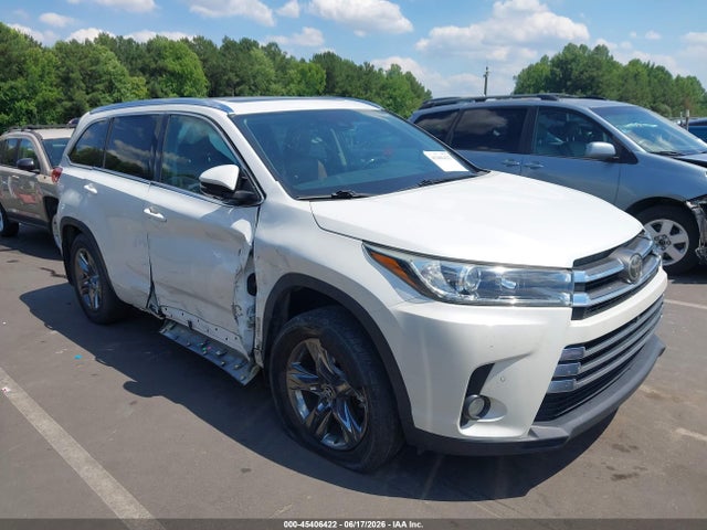 Auction sale of the 2017 Toyota Highlander Limited Platinum, vin: 5TDDZRFH6HS463830, lot number: 45406422