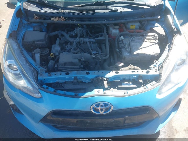 Toyota Prius C Three 2015 JTDKDTB37F1113095 Image 10