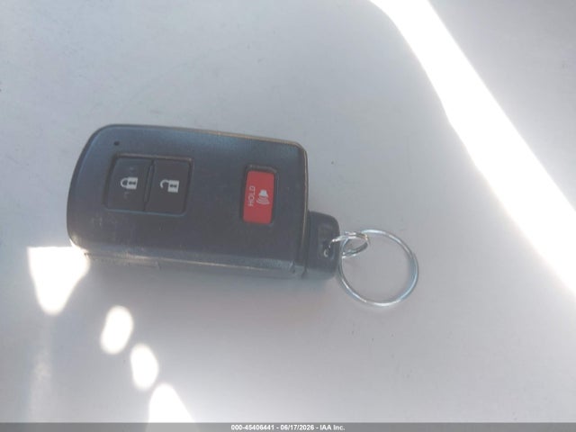 Toyota Prius C Three 2015 JTDKDTB37F1113095 Image 11